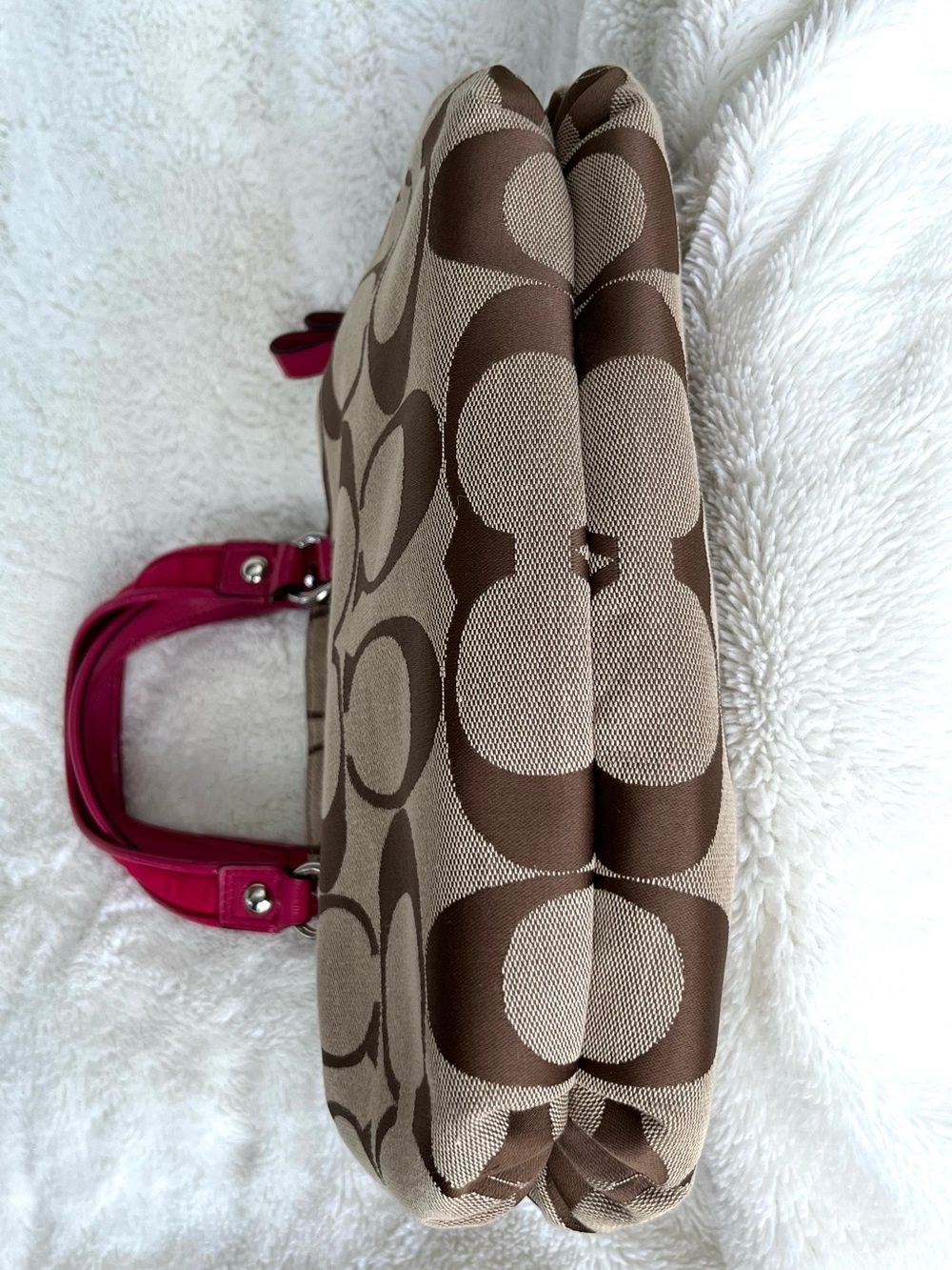 EUC Coach Daisy Signature Foldover Crossbody, Additional Strap & 2 Hang Tags - Picture 10 of 16